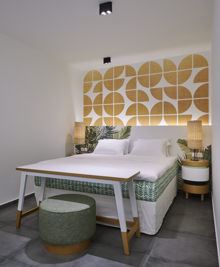 room 104 - 03